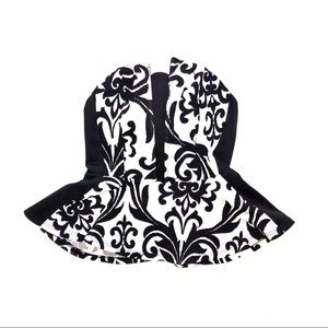 Black and white embroidery sleeveless tube top